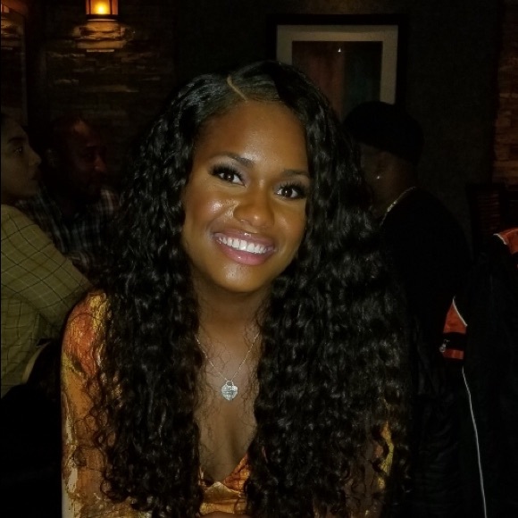 Meet your Posher, Janae - Picture 1 of 1